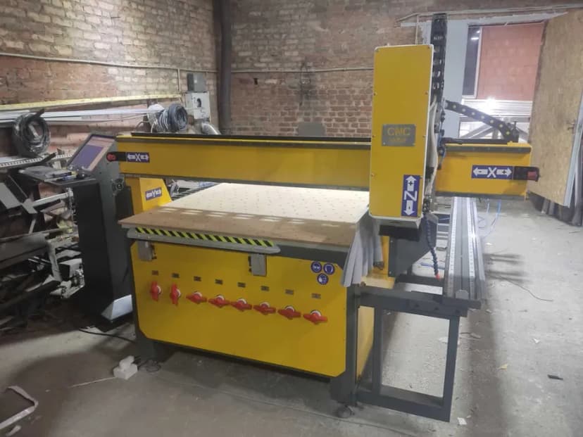 CNCMAN ALUPRO 2010 Precision (для обробки алюмінієвого профілю, дверних і віконних систем)